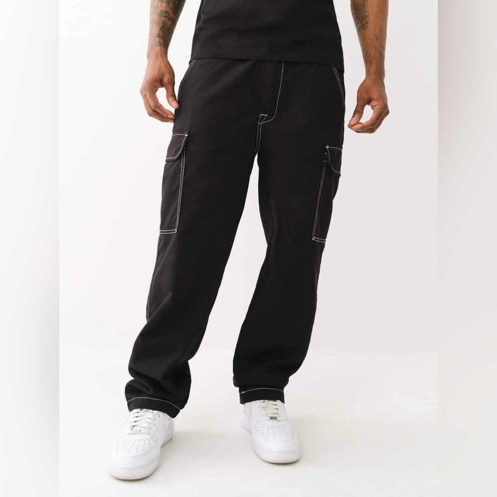 True Religion Men's Black Cargo Pants with Contrast Stitching Size 32